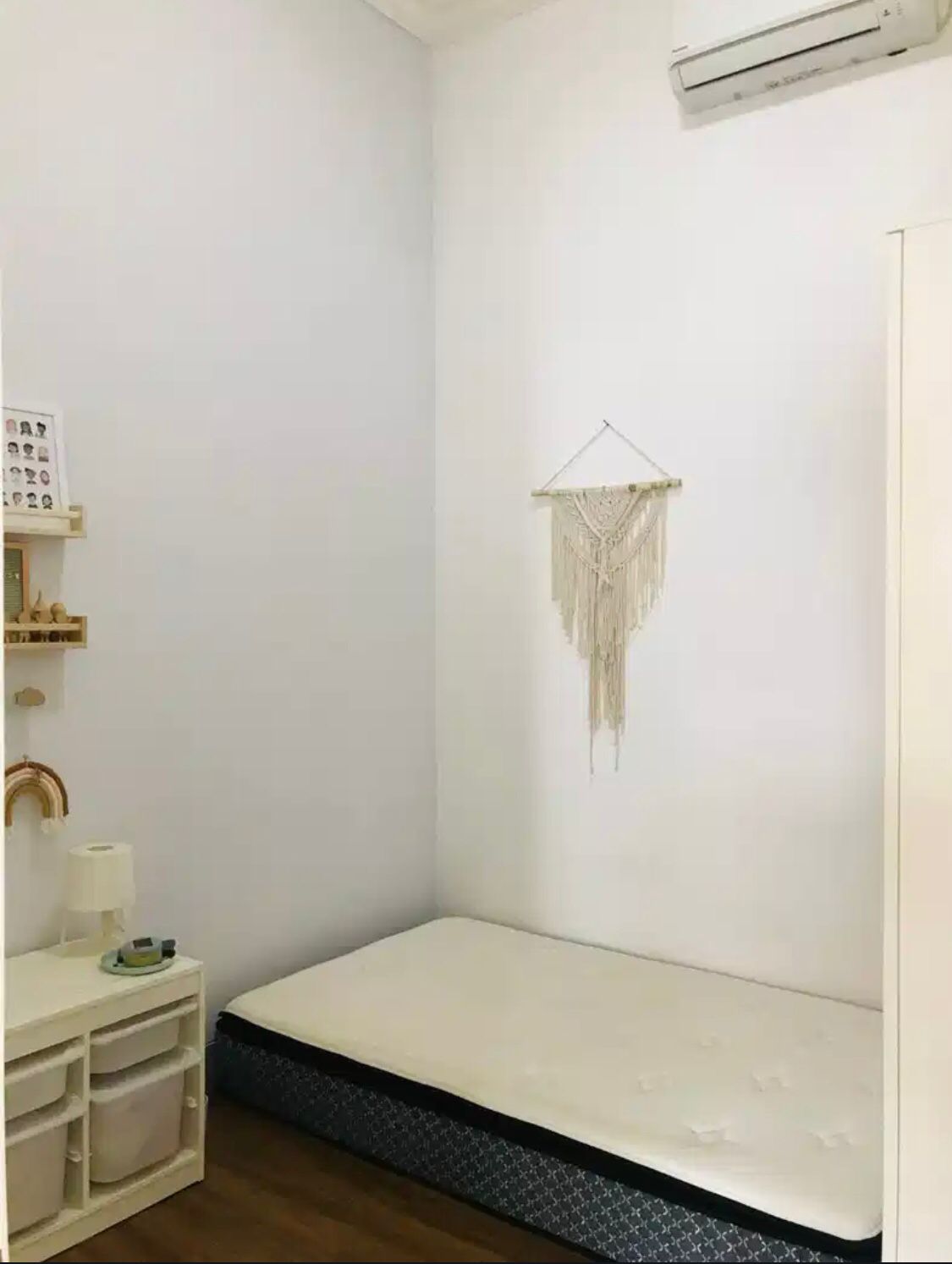 Jual rumah minimalis Bergaya Scandinavian di Mustika Jaya, Bks