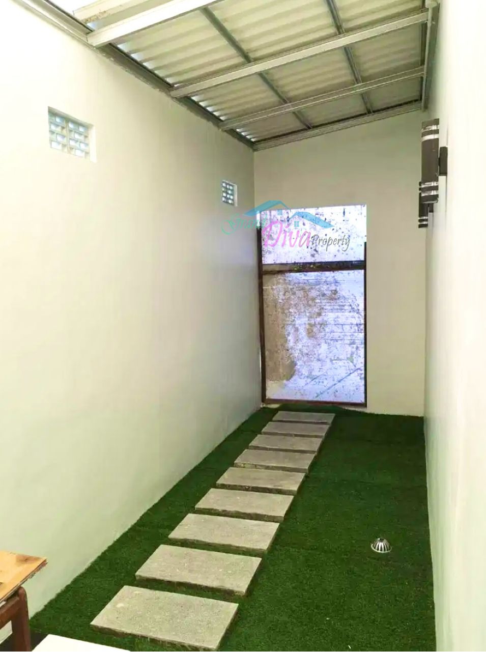 Rumah Posisi Hook Di Cluster Ruellia The Spring Garden Metland