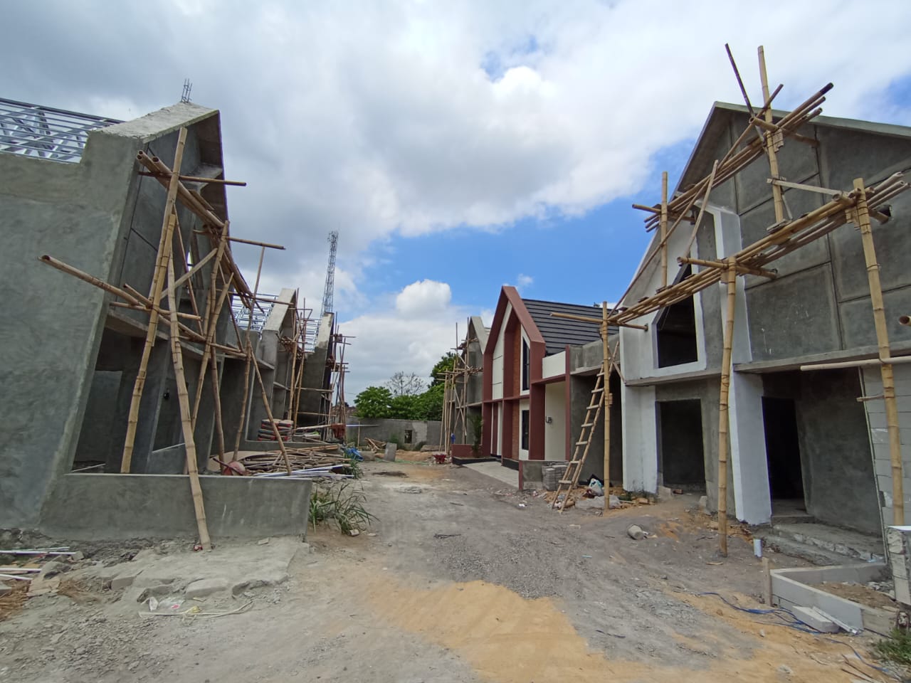 RUMAH DI SLEMAN PROSES BANGUN DAN SIAP BANGUN BISA KPR