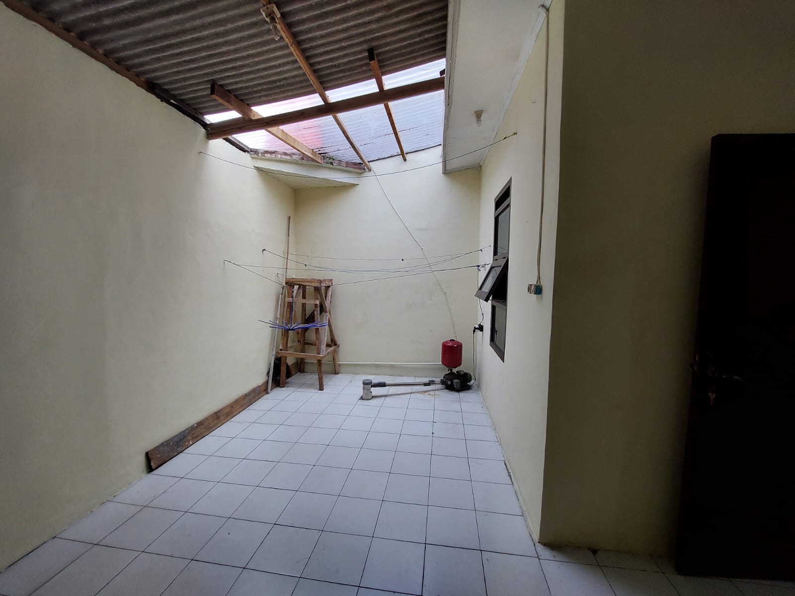 Rumah dijual cepat di Komplek Bumi Adipura 500 jutaan jarang ada