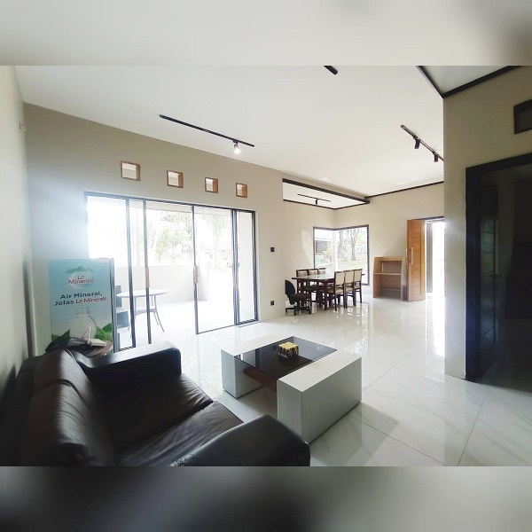 Rumah mewah Hook siap huni di perum Fasco Mansion Palagan sleman