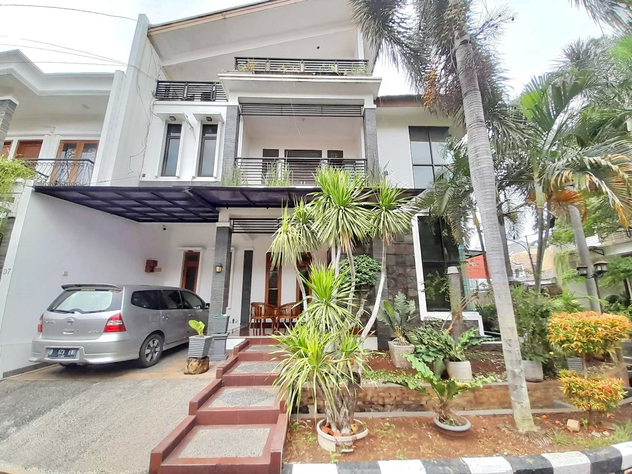 RUMAH BAGUS DAN LUAS DI VILLA JAKASETIA BEKASI SELATAN