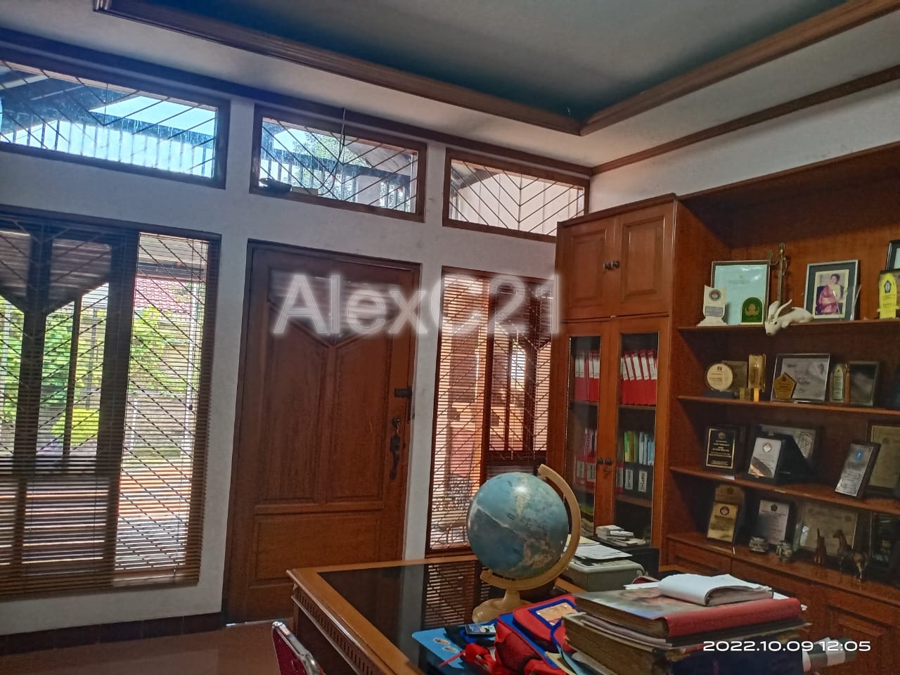 Dijual Rumah cantik (hitung tanah saja) di Mampang Prapatan