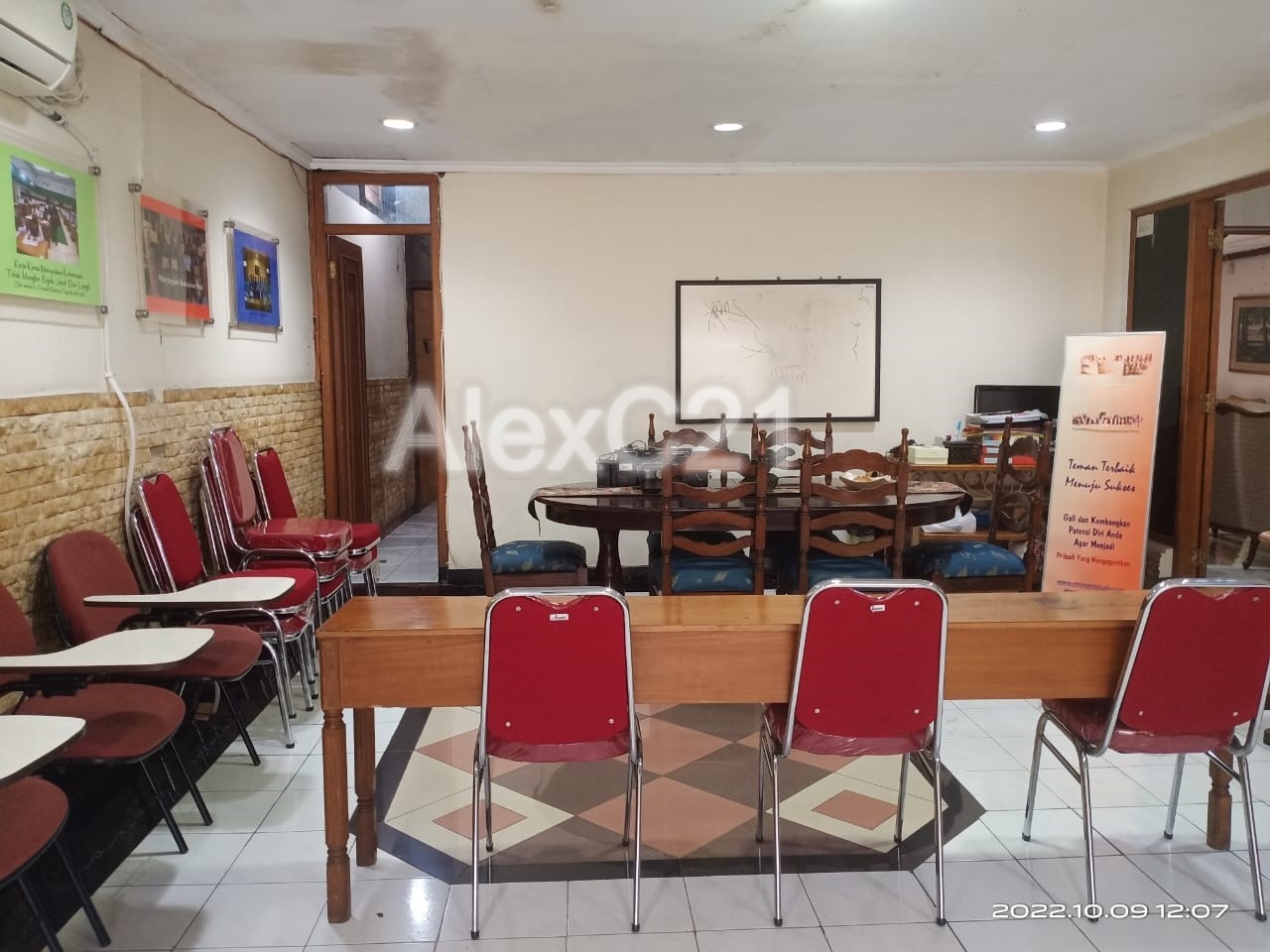 Dijual BU Rumah Strategis cantik (hitung tanah saja) di Mampang