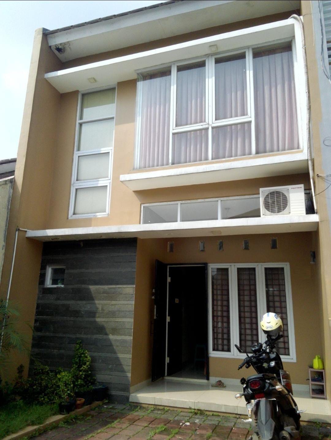 Rumah 2 lantai 800 jutaan di Cisaranten Kulon Arcamanik Bandung
