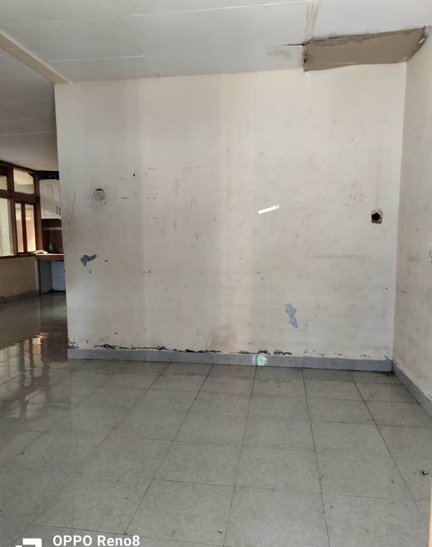 Rumah dijual cepat lokasi super strategis di Turangga Buahbatu