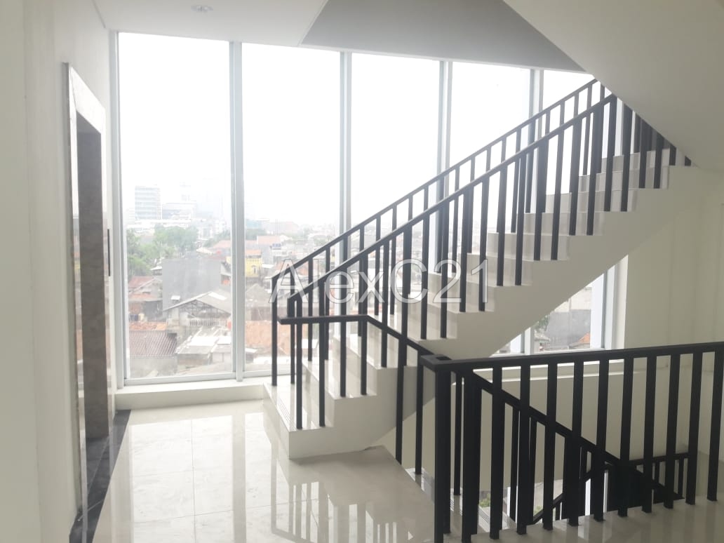 Dijual gedung baru di Matraman, Utan Kayu Selatan, Matraman