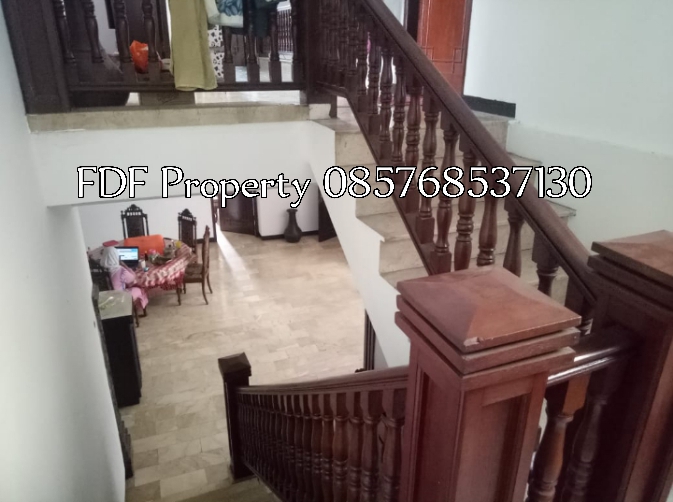 Rumah lama siap huni di Bandung