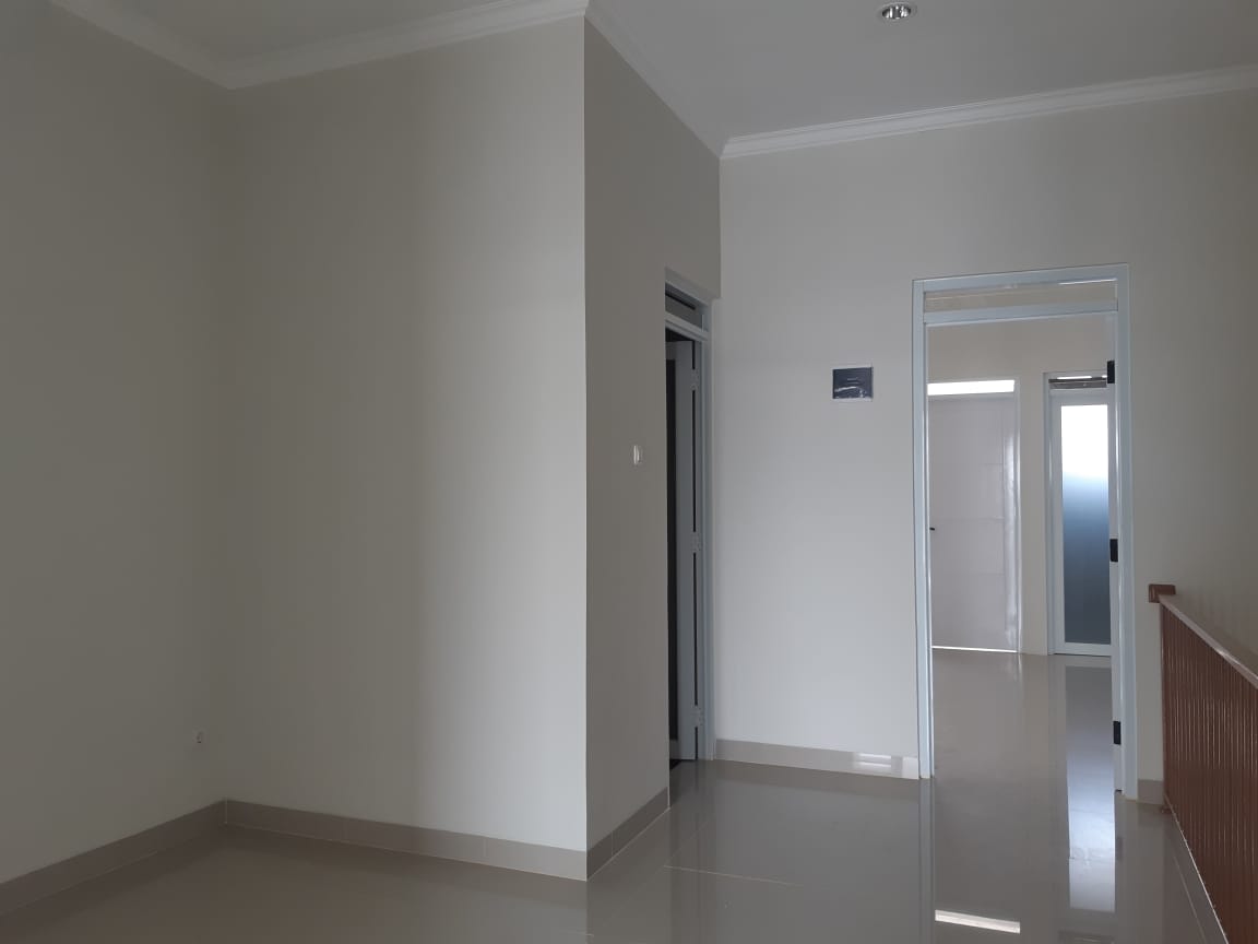 Dijual rumah 2 lantai di Cisaranten Kulon Arcamanik Kota Bandung