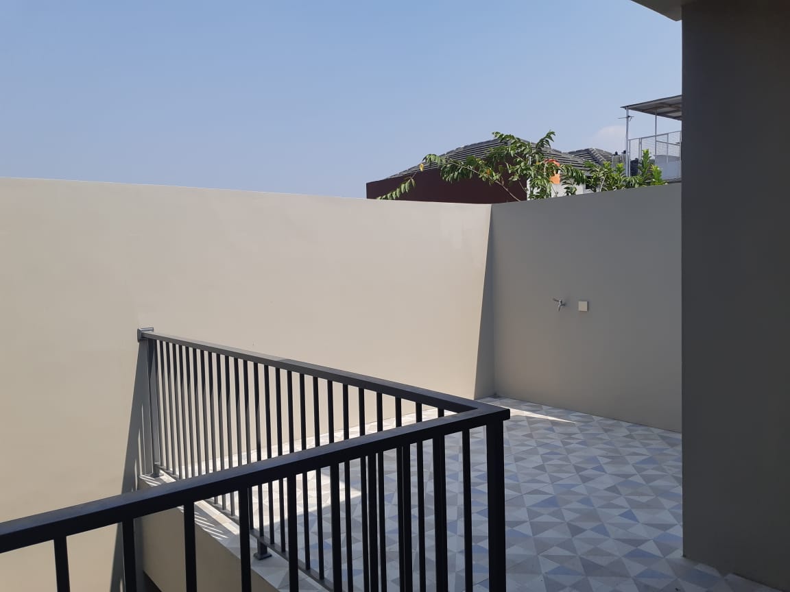 Dijual rumah 2 lantai di Cisaranten Kulon Arcamanik Kota Bandung