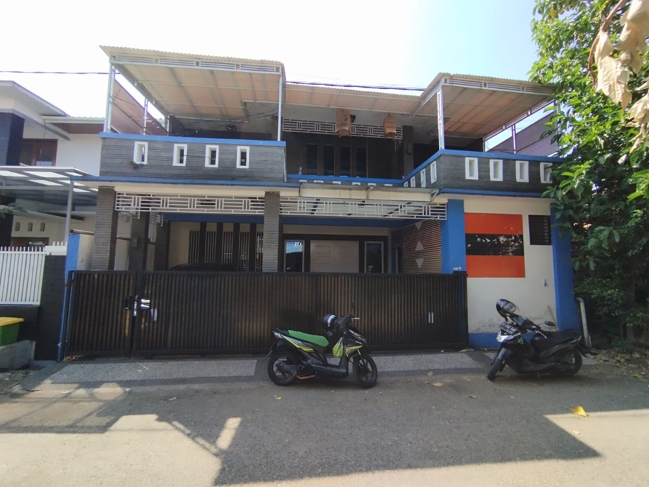 Dijual rumah 2 lantai di Salendro Gumuruh super strategis