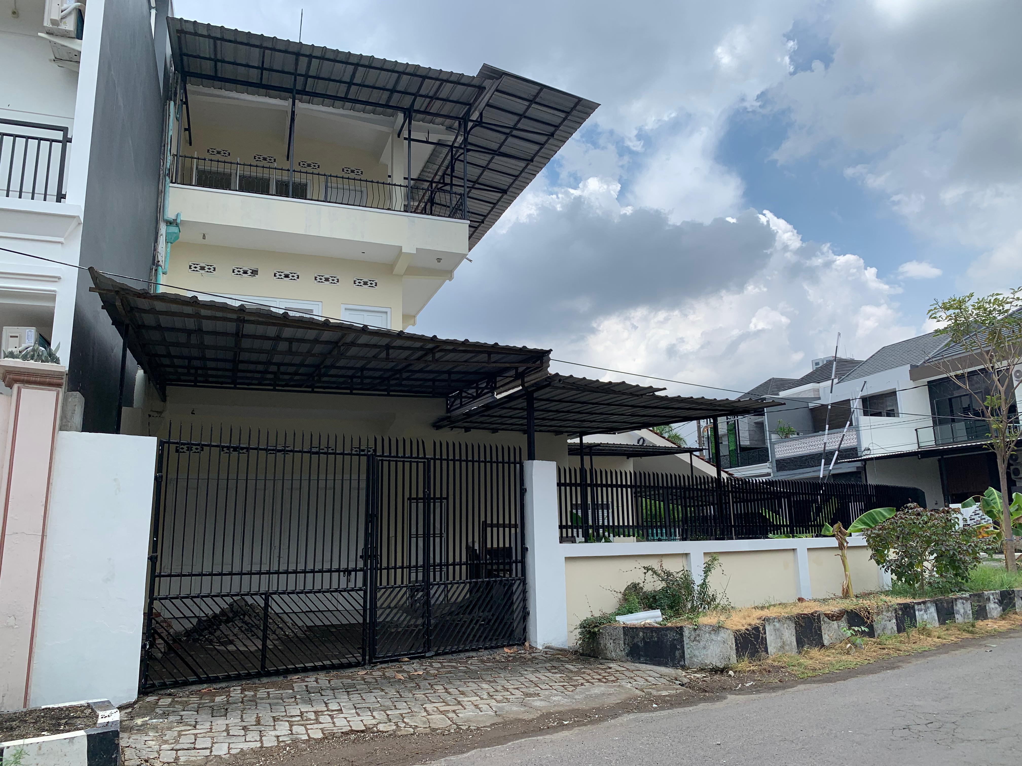 rumah disewakan jemur andayani surabaya