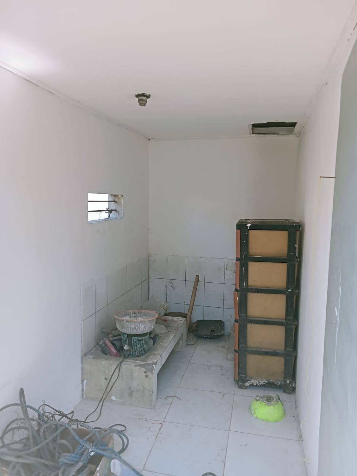 DiSEWAkan Gudang Margomulyo Indah sudah renov, siap pakai