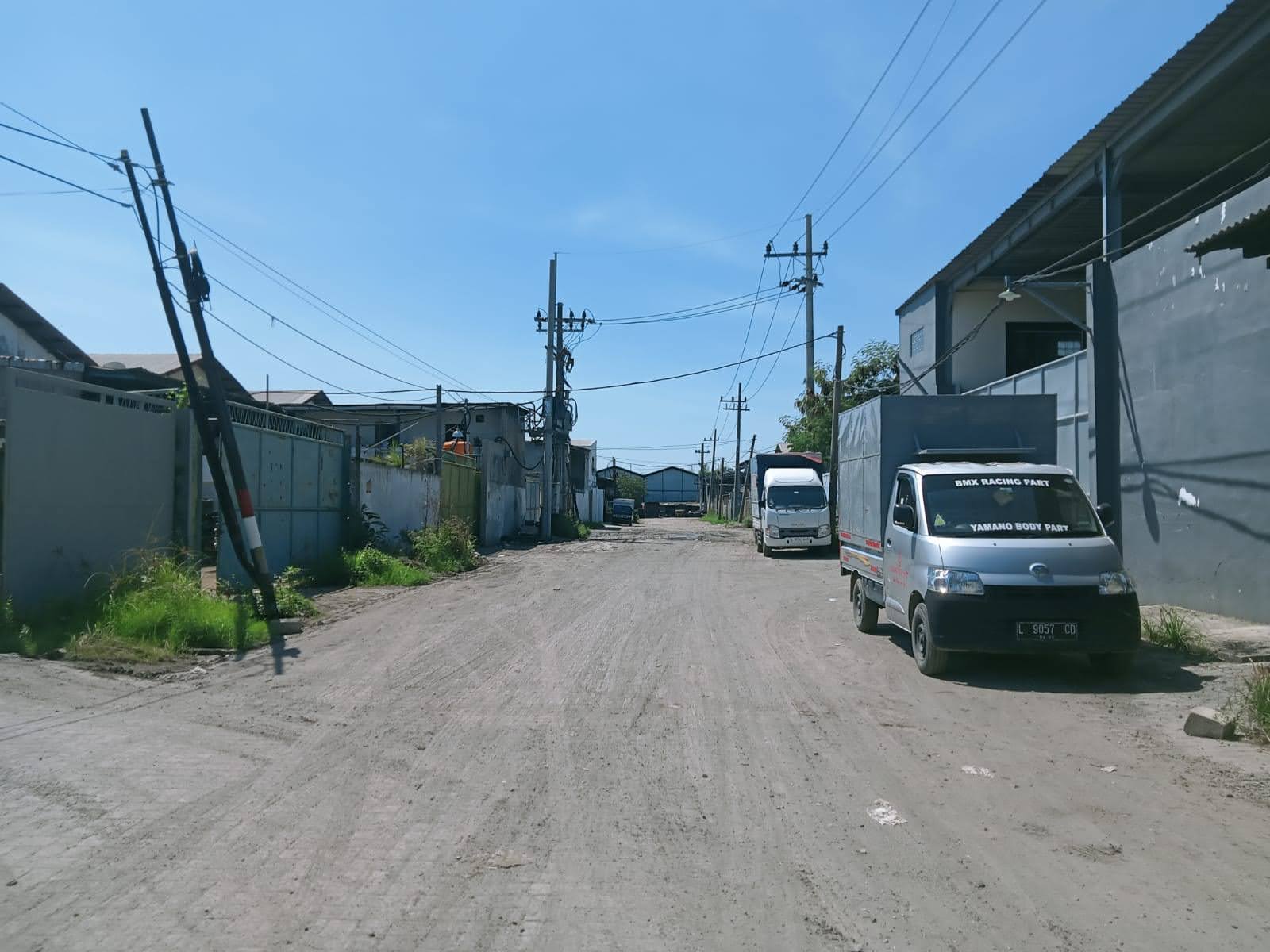 DiSEWAkan Gudang Margomulyo Indah sudah renov, siap pakai