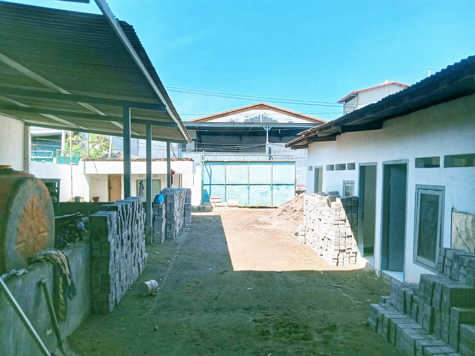 DiSEWAkan Gudang Margomulyo Indah sudah renov, siap pakai