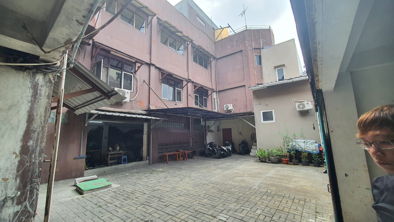 Dijual Rumah di Jembatan Dua Jakarta Utara cocok utk Workshop