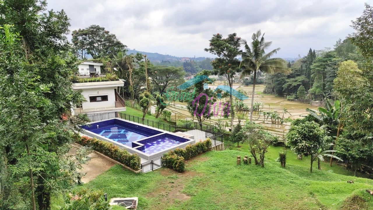 Dijual vila di Cilember, Cisarua Bogor -luas tanah ±4100m2 -lua