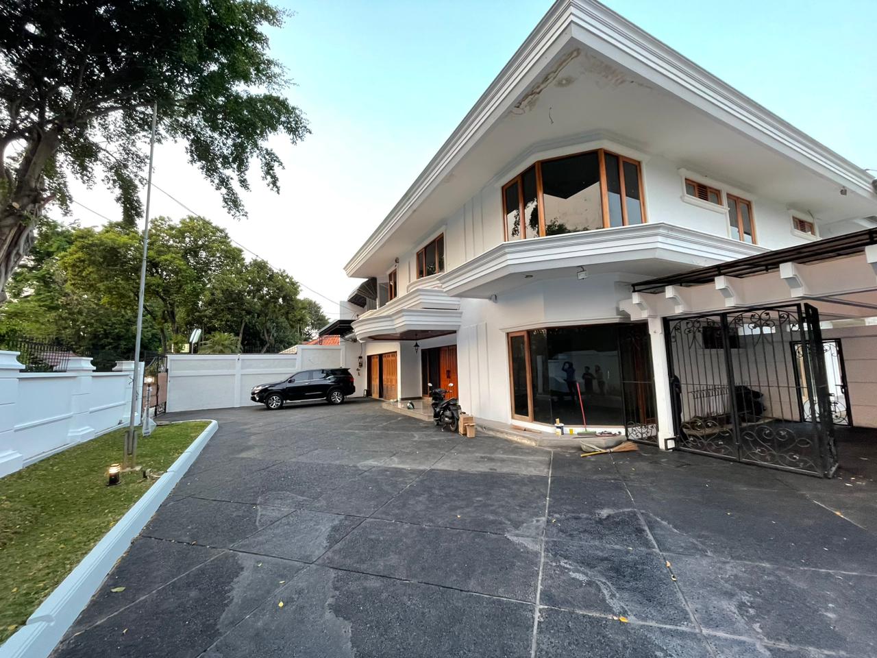 dijual rumah mewah luas di Kemang dengan kolam renang, Bangka