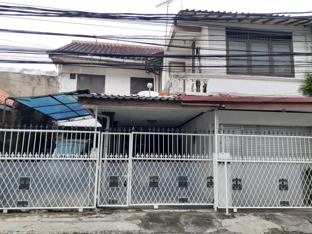 Dijual rumah dengan swimming pool di Jl.Bangka, Mampang Prapatan