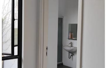 Dijual Rumah 3 lantai di jalan Mampang Prapatan, Jakarta Selatan