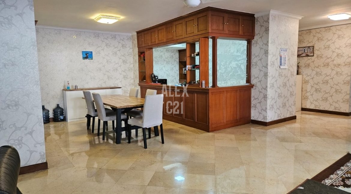 Dijual B U Apartemen Grand Tropic Tomang Grogol Petamburan