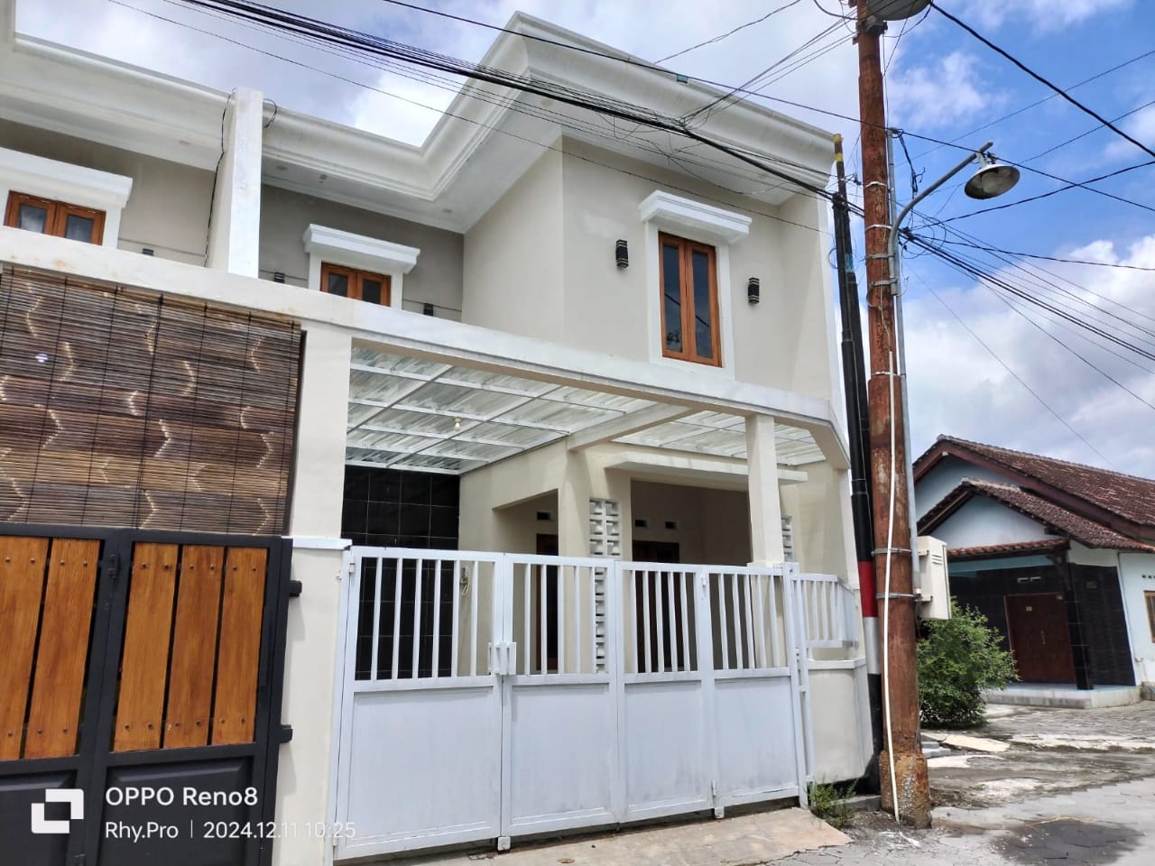 Rumah Mewah 2 Lantai dekat Hotel Sheraton Jogja