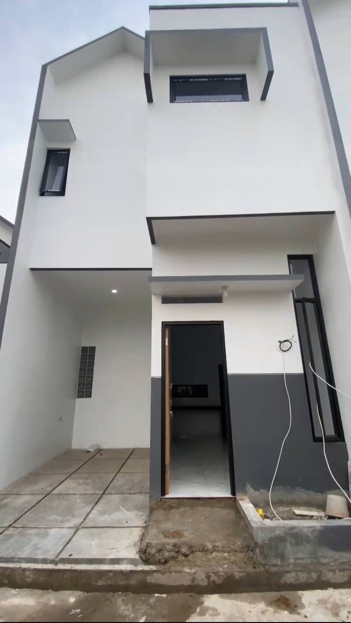 Rumah 2 Lantai Harga 1 Lantai dekat Cuma 450 Juta