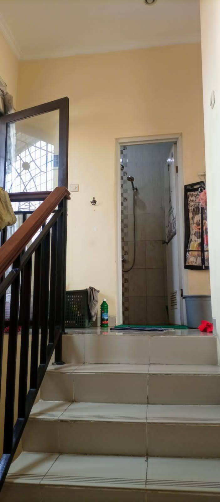 Dijual Rumah 2 Lantai dalam Komplek Jalan Pondok Benda, Pamulang