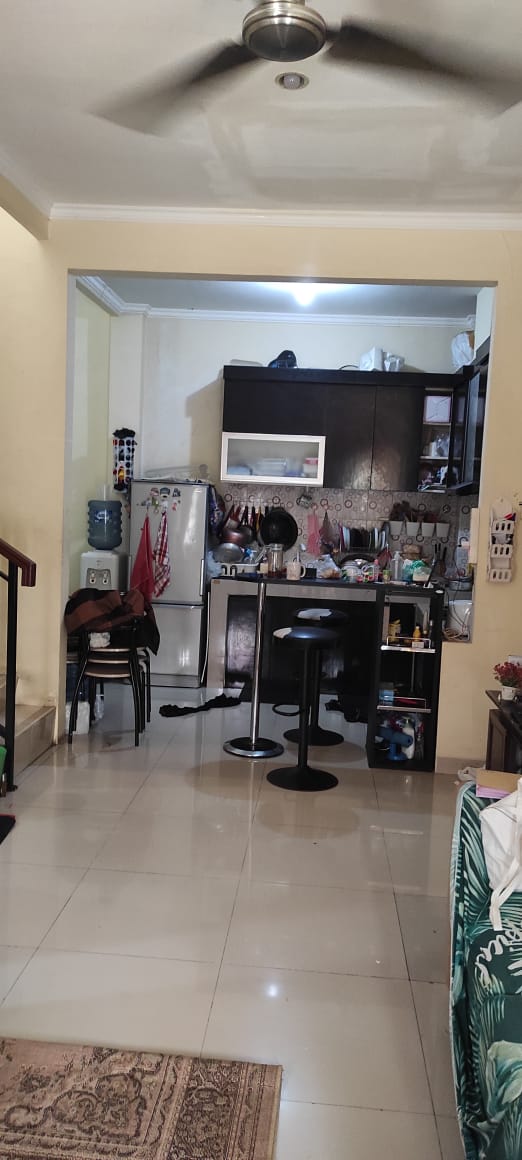 Di jual Rumah 2 Lantai dalam Komplek Jalan Pondok Benda,Pamulang