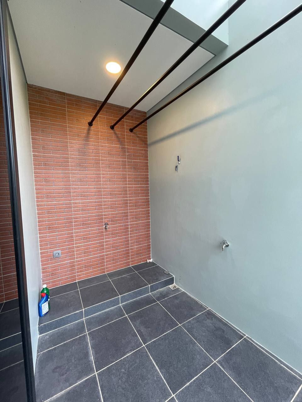 Rumah 2 Lantai Skandinavian Plus Rooftop di Grogol Depok