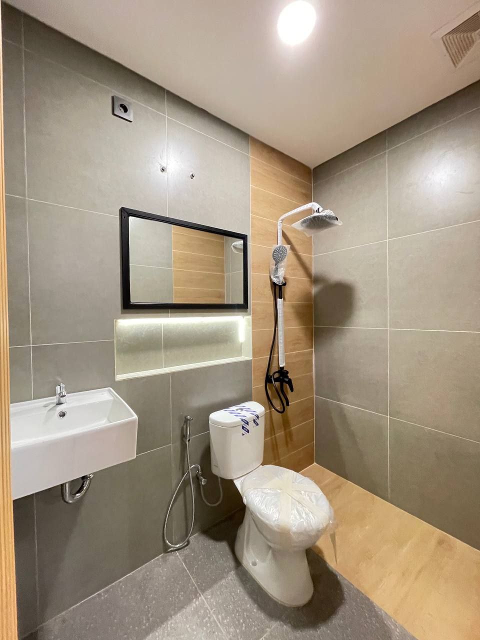 Rumah 2 Lantai Skandinavian Plus Rooftop di Grogol Depok