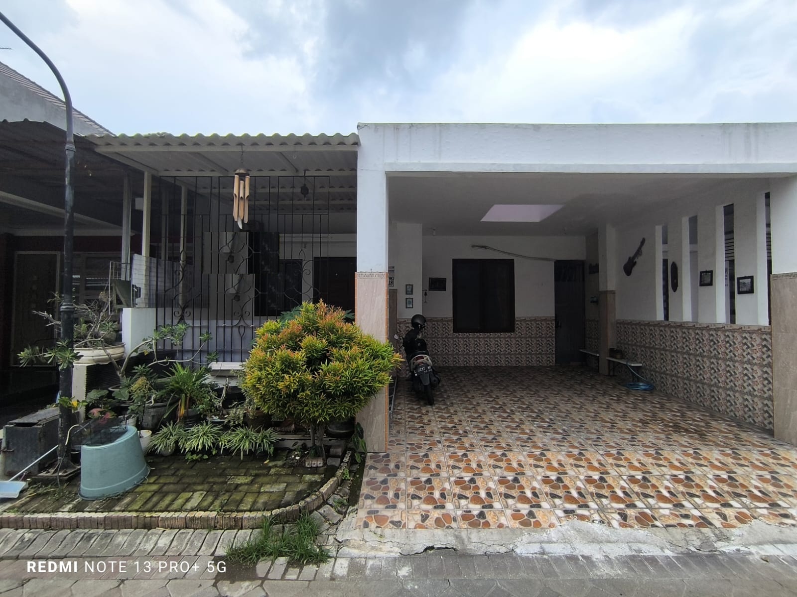 rumah disewakan royal ketintang regency surabaya
