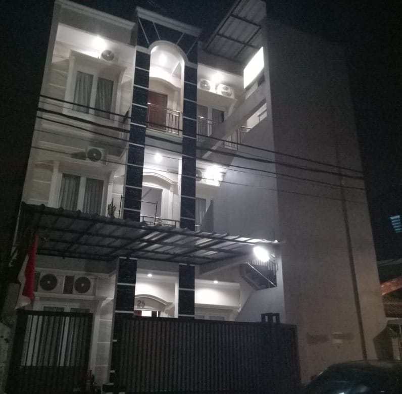 Dijual rumah mewah dekat Grand Indonesia di Kebon Kacang