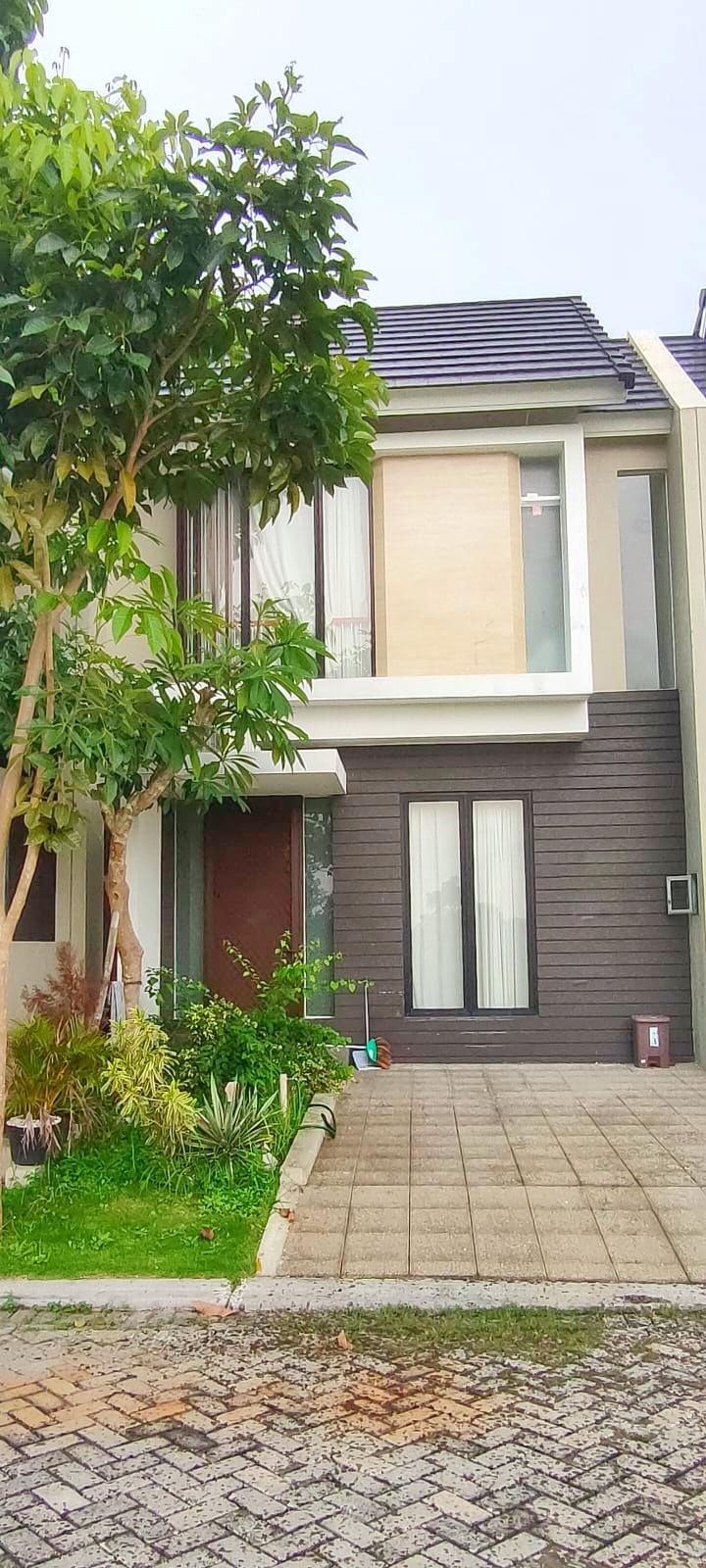 RUMAH CANTIK NORTHWEST LAKE minimalis 2 lantai