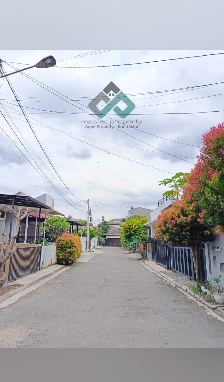 Rumah luas kokoh nyaman terawat di Cluster Antapani Arcamanik