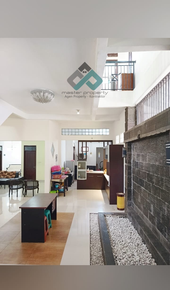 Rumah luas kokoh nyaman terawat di Cluster Antapani Arcamanik