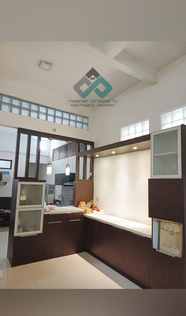 Rumah luas kokoh nyaman terawat di Cluster Antapani Arcamanik