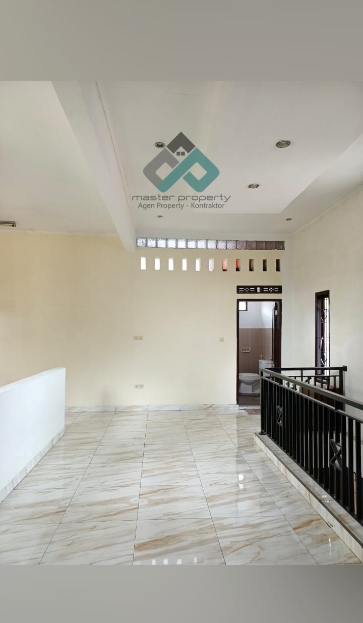 Rumah luas kokoh nyaman terawat di Cluster Antapani Arcamanik