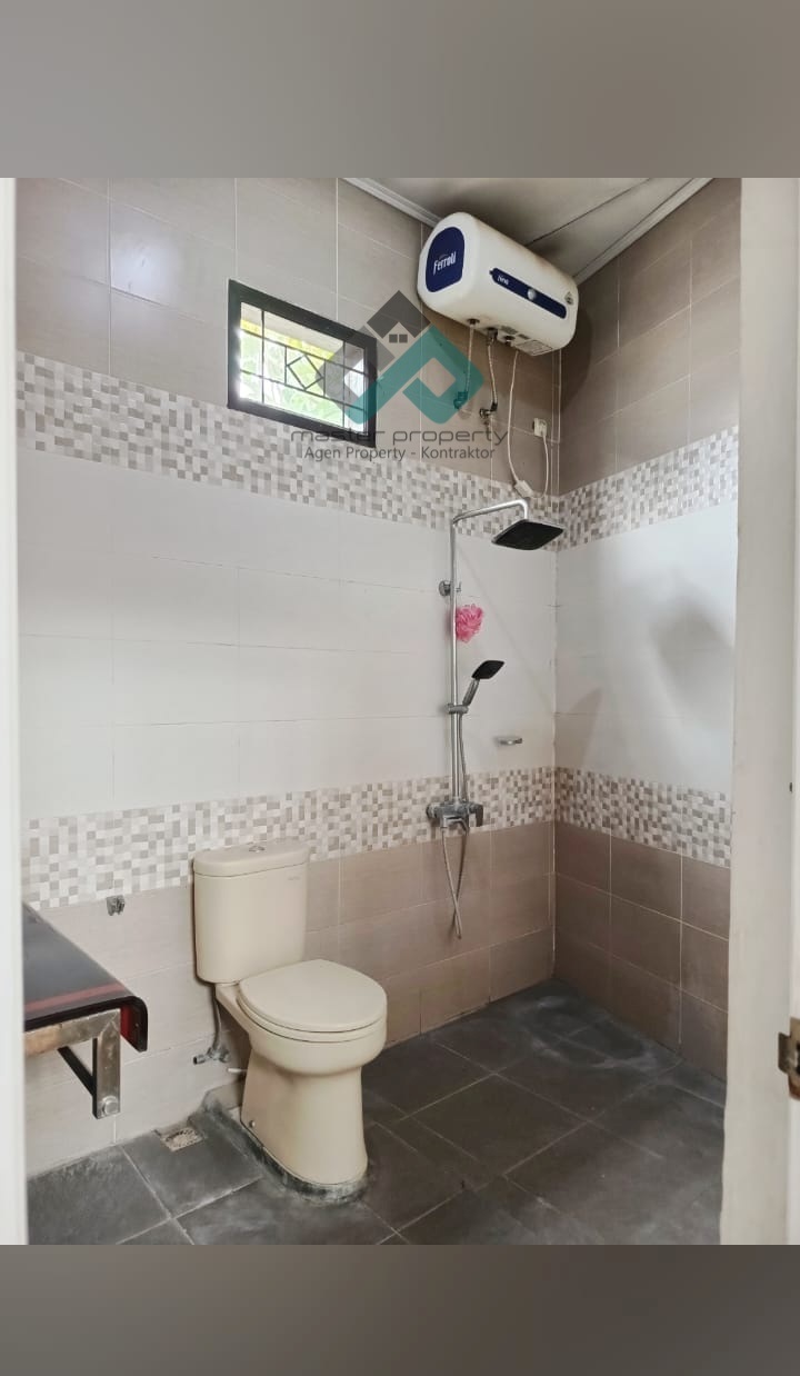 Rumah luas kokoh nyaman terawat di Cluster Antapani Arcamanik