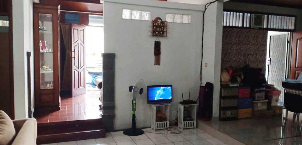 RUMAH DI PERUM GRAHA INDAH BEKASI SELATAN