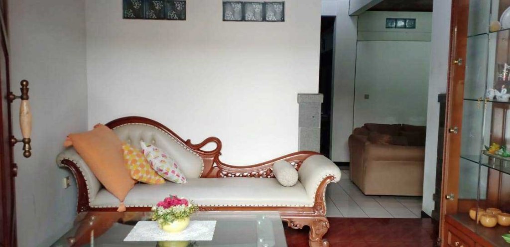 RUMAH DI PERUM GRAHA INDAH BEKASI SELATAN
