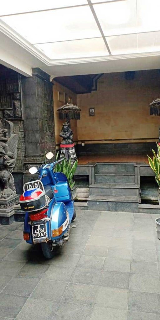 RUMAH DI PERUM GRAHA INDAH BEKASI SELATAN