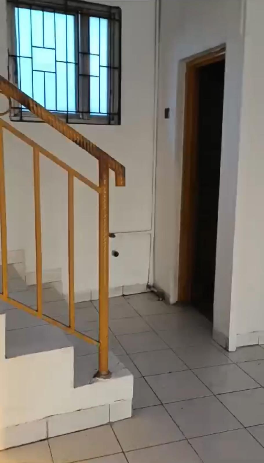 ruko 4 lantai dekat stasiun depok lama arah GDC