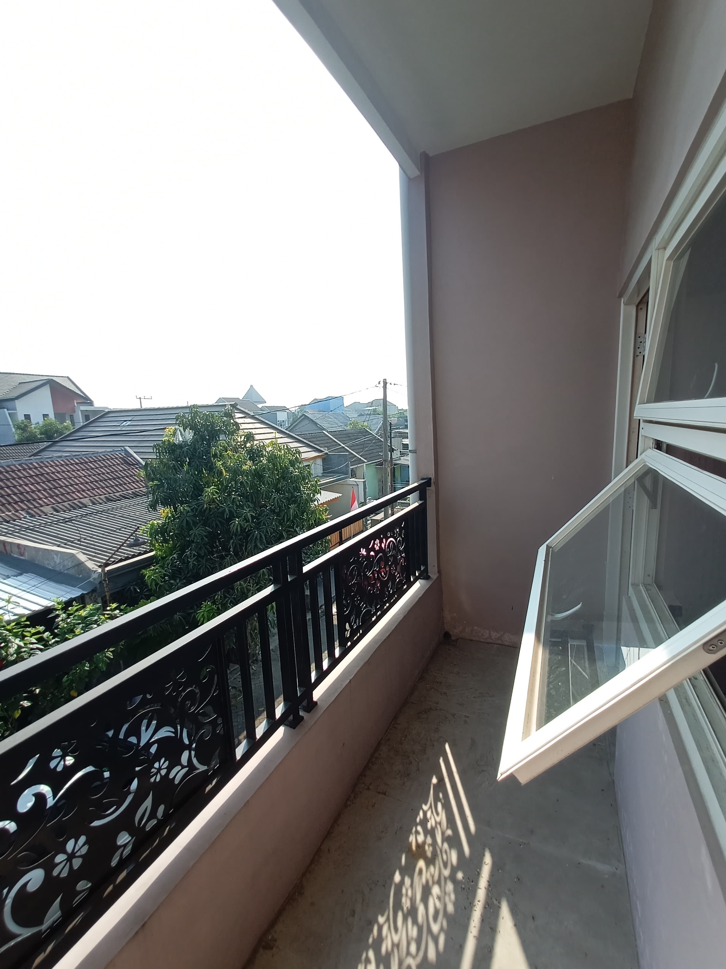 Rumah Elegan dan Menawan di Graha Kota Sidoarjo