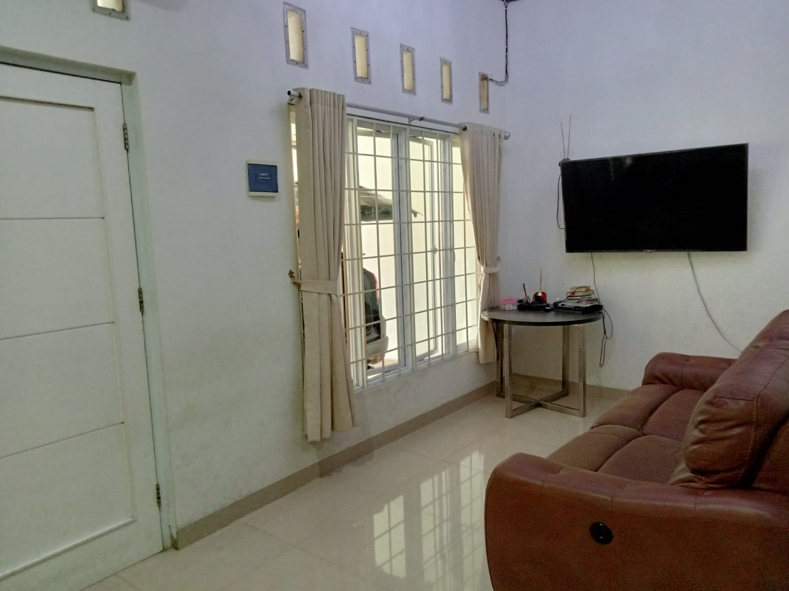 Dijual rumah tusuk sate cantik di Perumahan Permata Pamulang