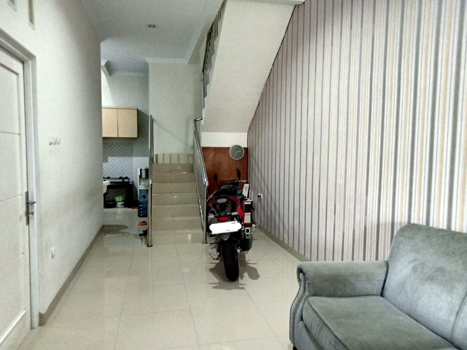 Dijual rumah tusuk sate cantik di Perumahan Permata Pamulang