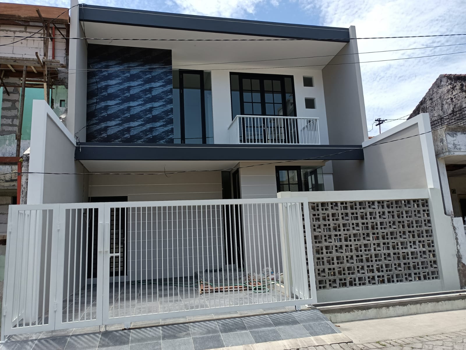 rumah dijual manyar rejo surabaya