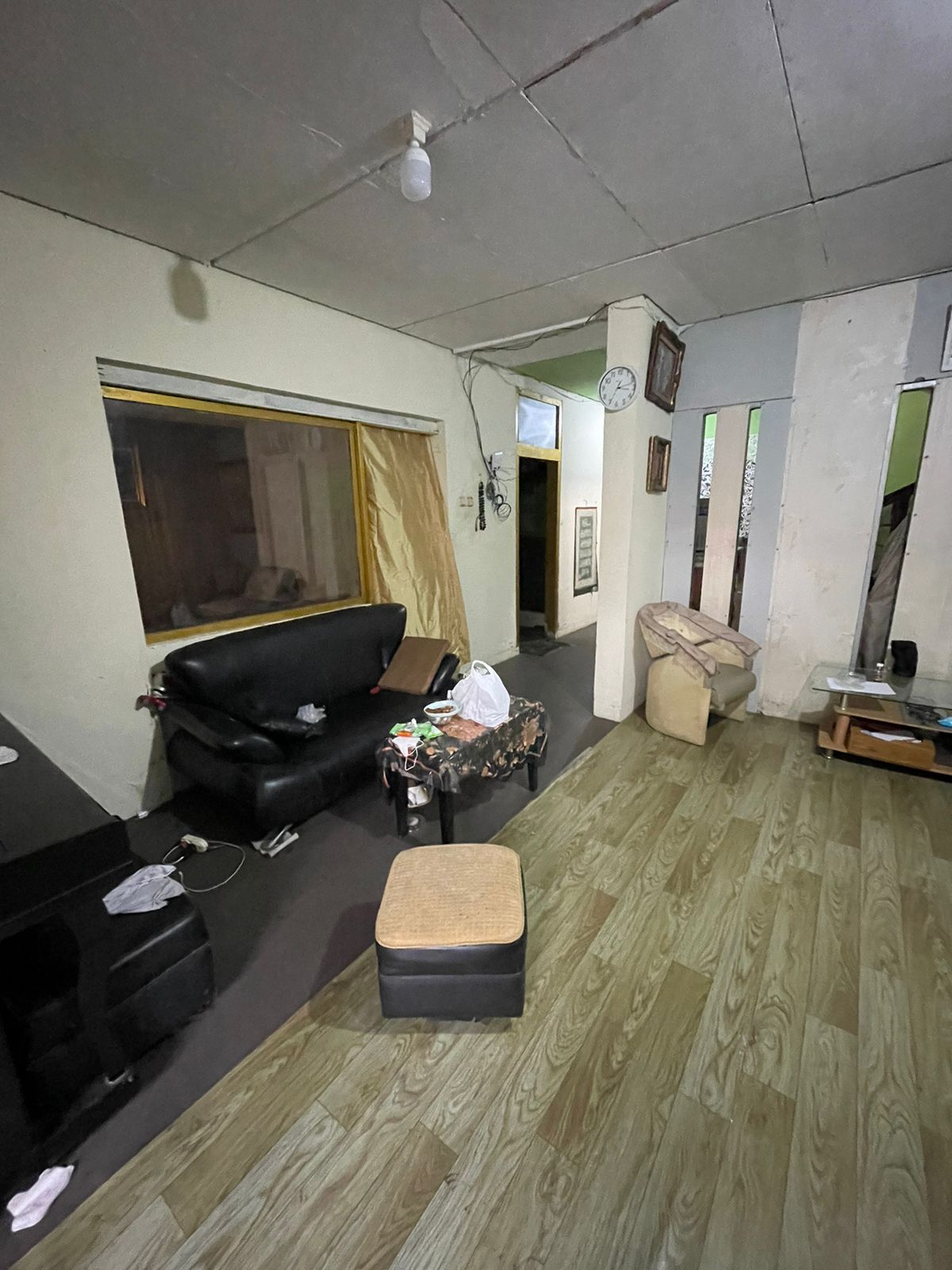 Dijual Rumah Lama 2 Lantai, Lokasi Strategis , di Bangka