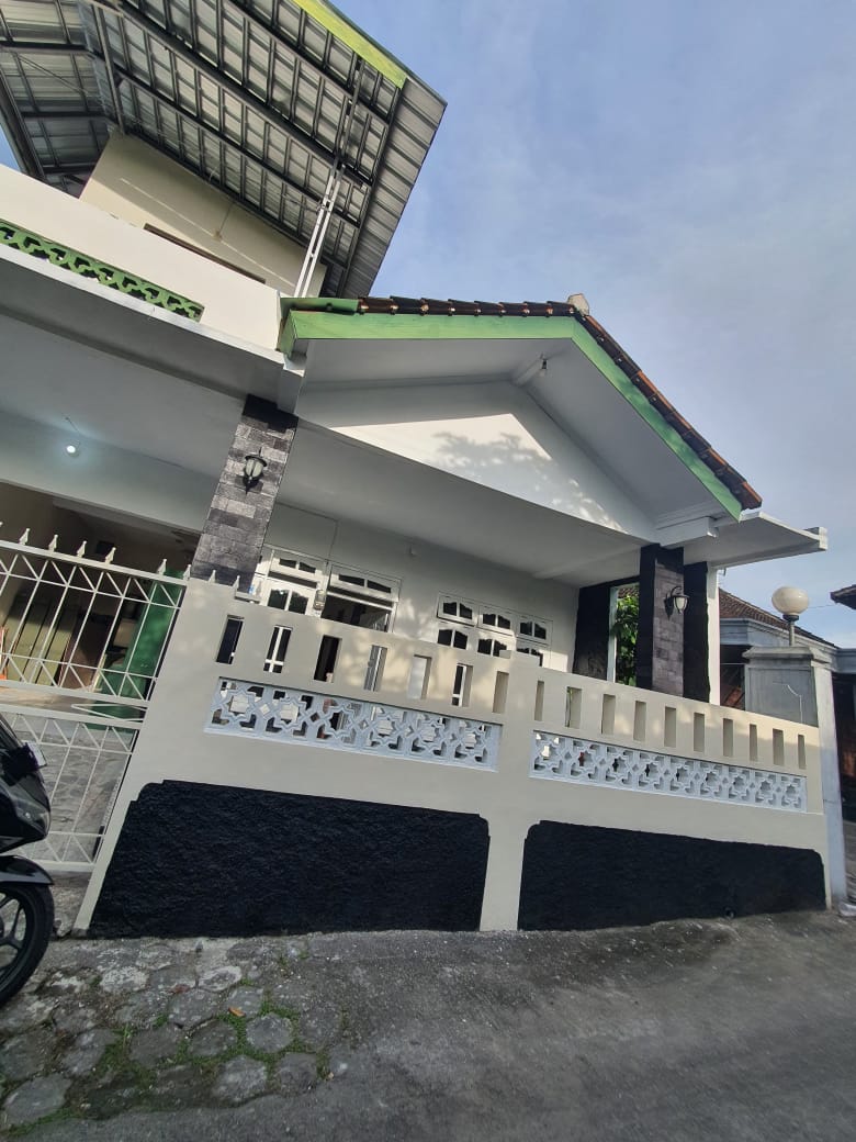 Dijual Rumah Kost 2 Lantai dekat Terminal Jombor