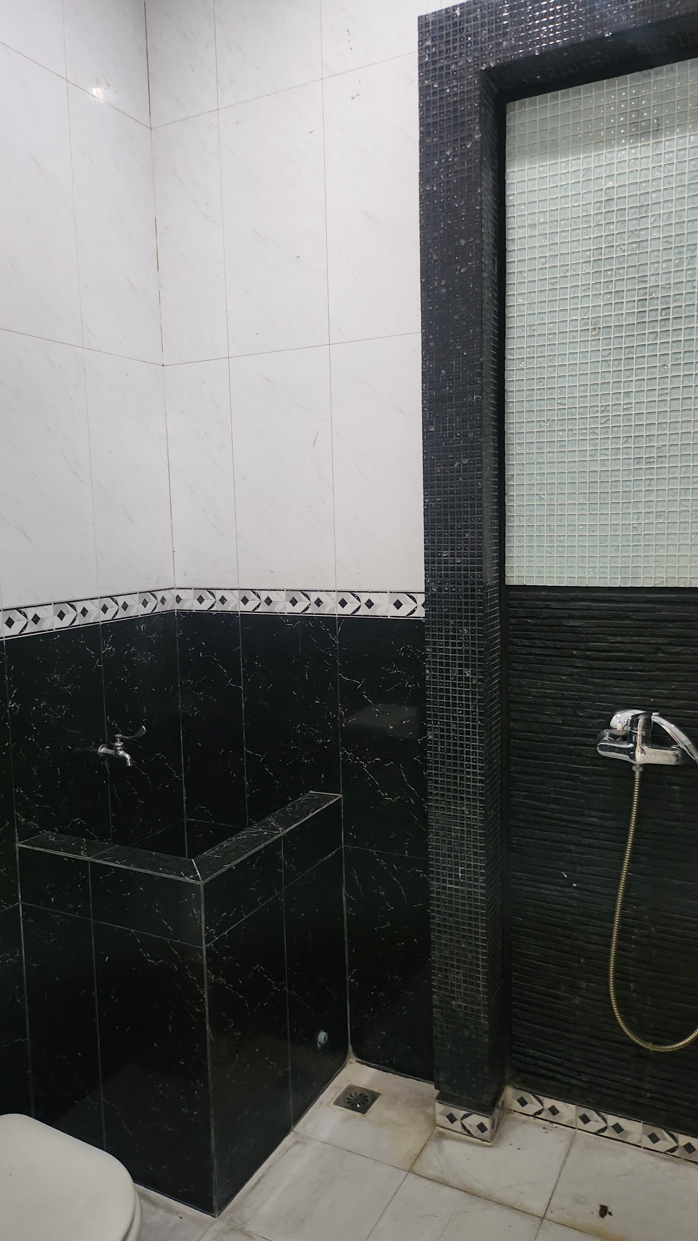 Dijual Rumah Grawisa kondisi rapih, Jakarta Barat